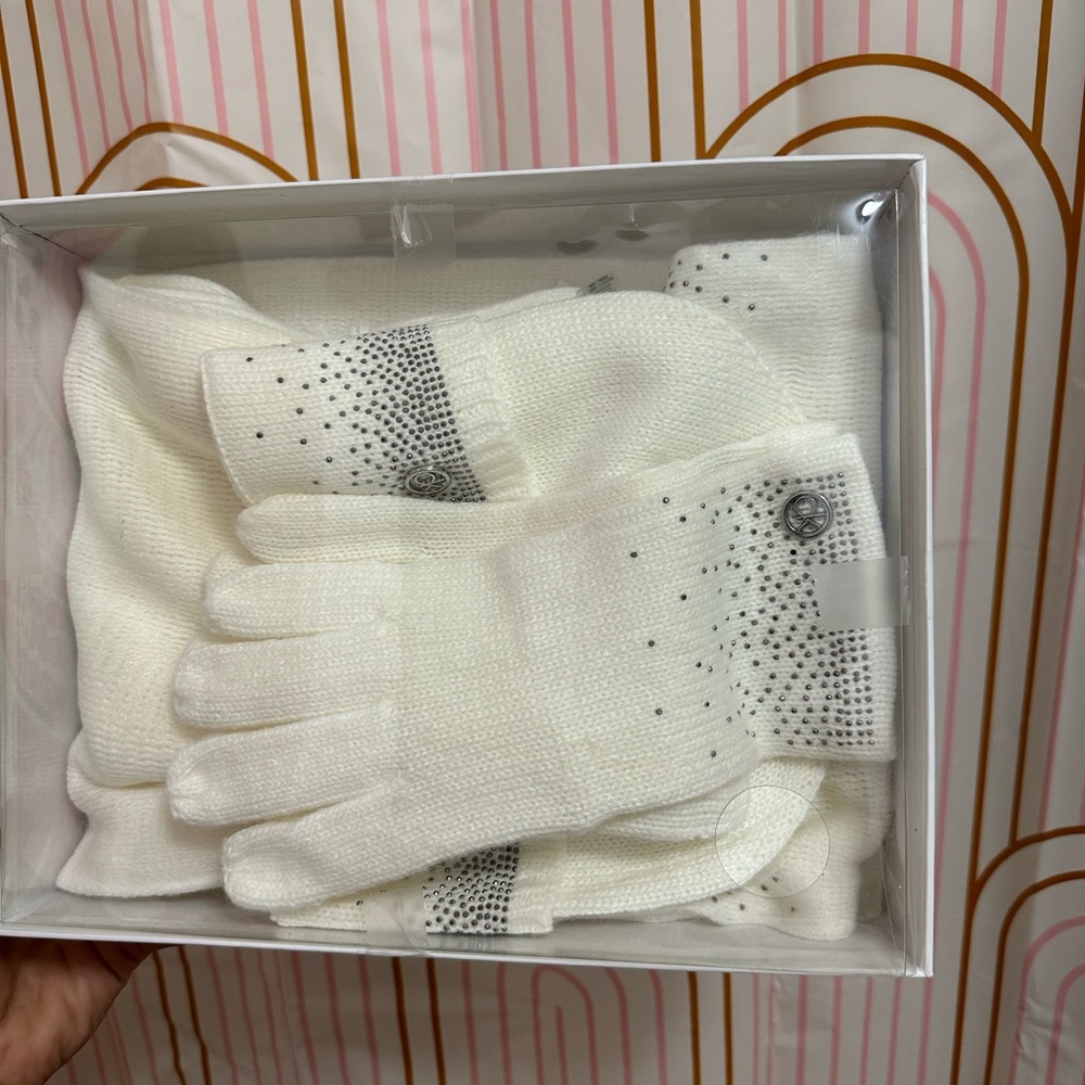 White Calvin Klein winter set with jewels